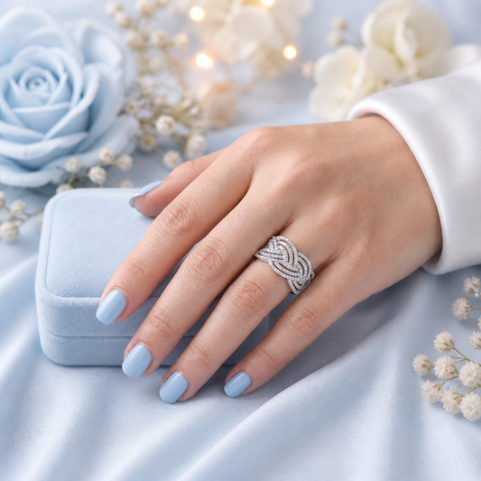 Pourquoi un design tressé rend vos bagues si belles au doigt