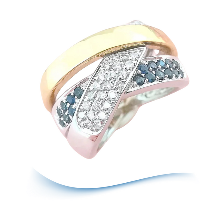 photo en macro Bague croisée saphirs diamants Or 18K (750/1000) 18 carats