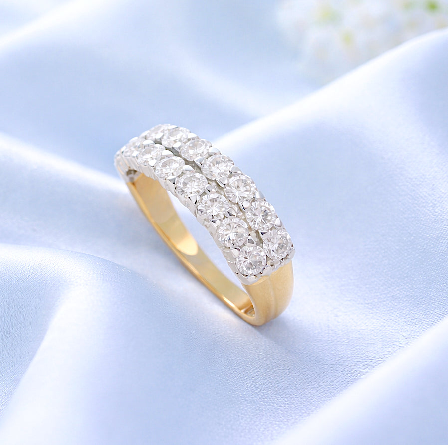 photo en macro Bague diamants d'occasion or deux tons 18K