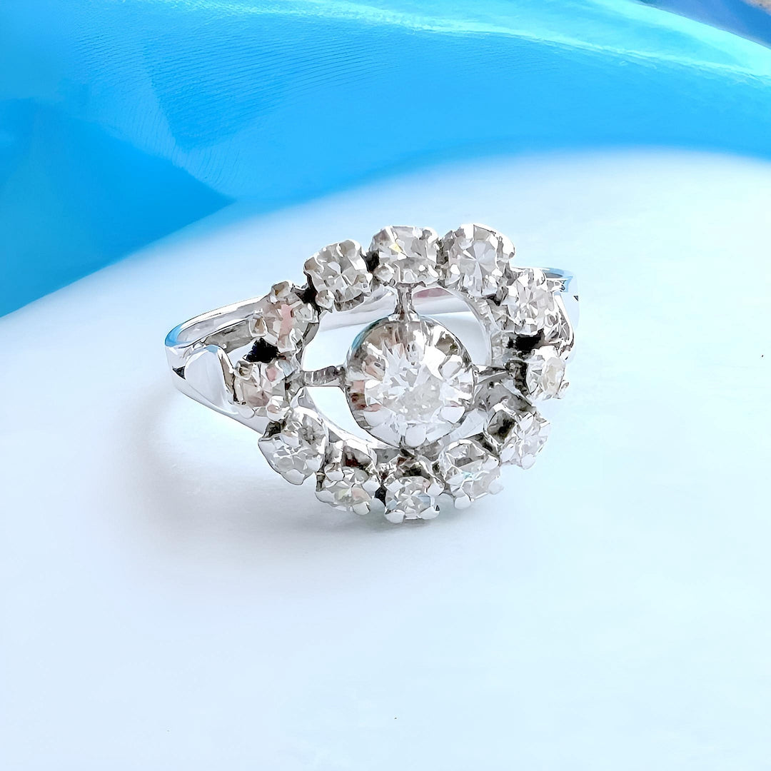 photo détaillée Bague ancienne diamants or gris 18K et platine 