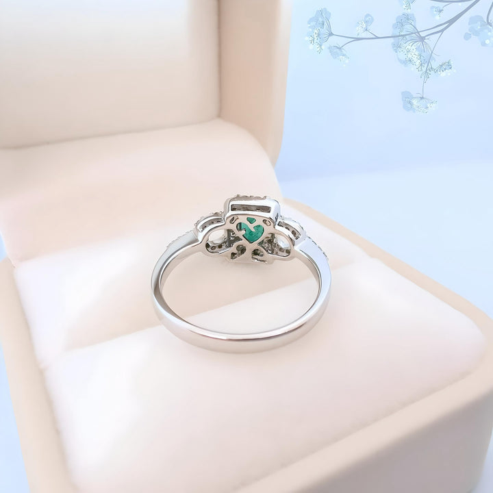 Bague de fiançailles émeraude et Diamants Or blanc 18 K (750°/°°) 18 carats