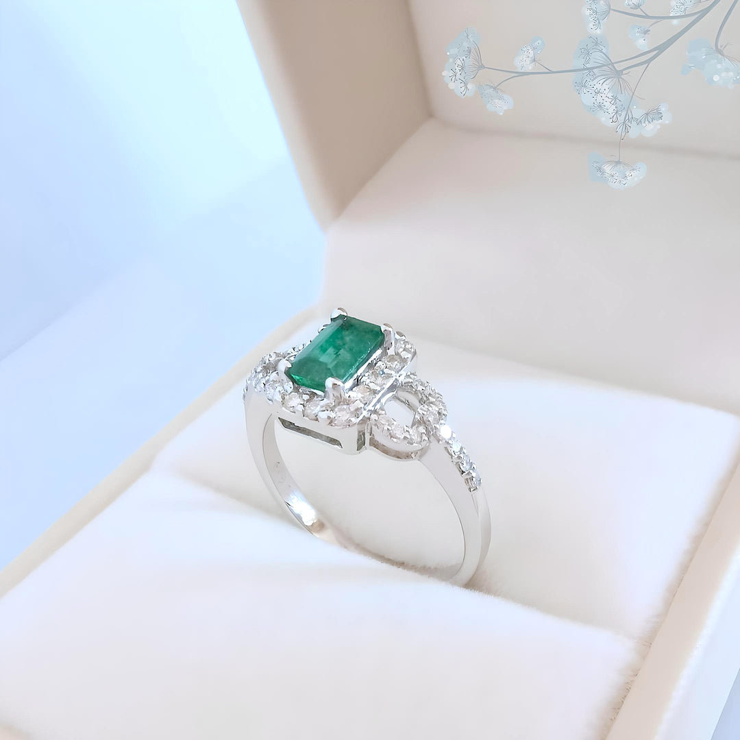 Bague de fiançailles émeraude et Diamants Or blanc 18 K (750°/°°) 18 carats