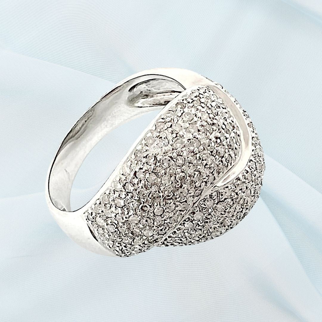 Bague en Diamants totalisant 2 carats - Or blanc 18 K (750°/°°) 18 carats