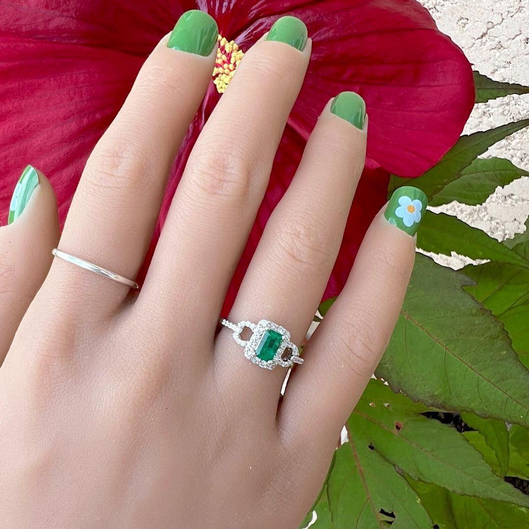 Bague de fiançailles émeraude et Diamants Or blanc 18 K (750°/°°) 18 carats