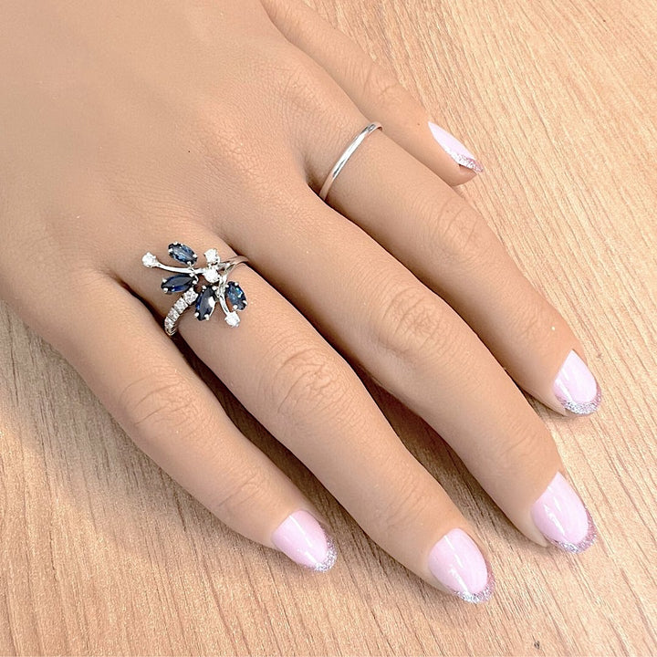 Bague fleur Saphirs et Diamants Or blanc 18 K (750°/°°) 18 carats