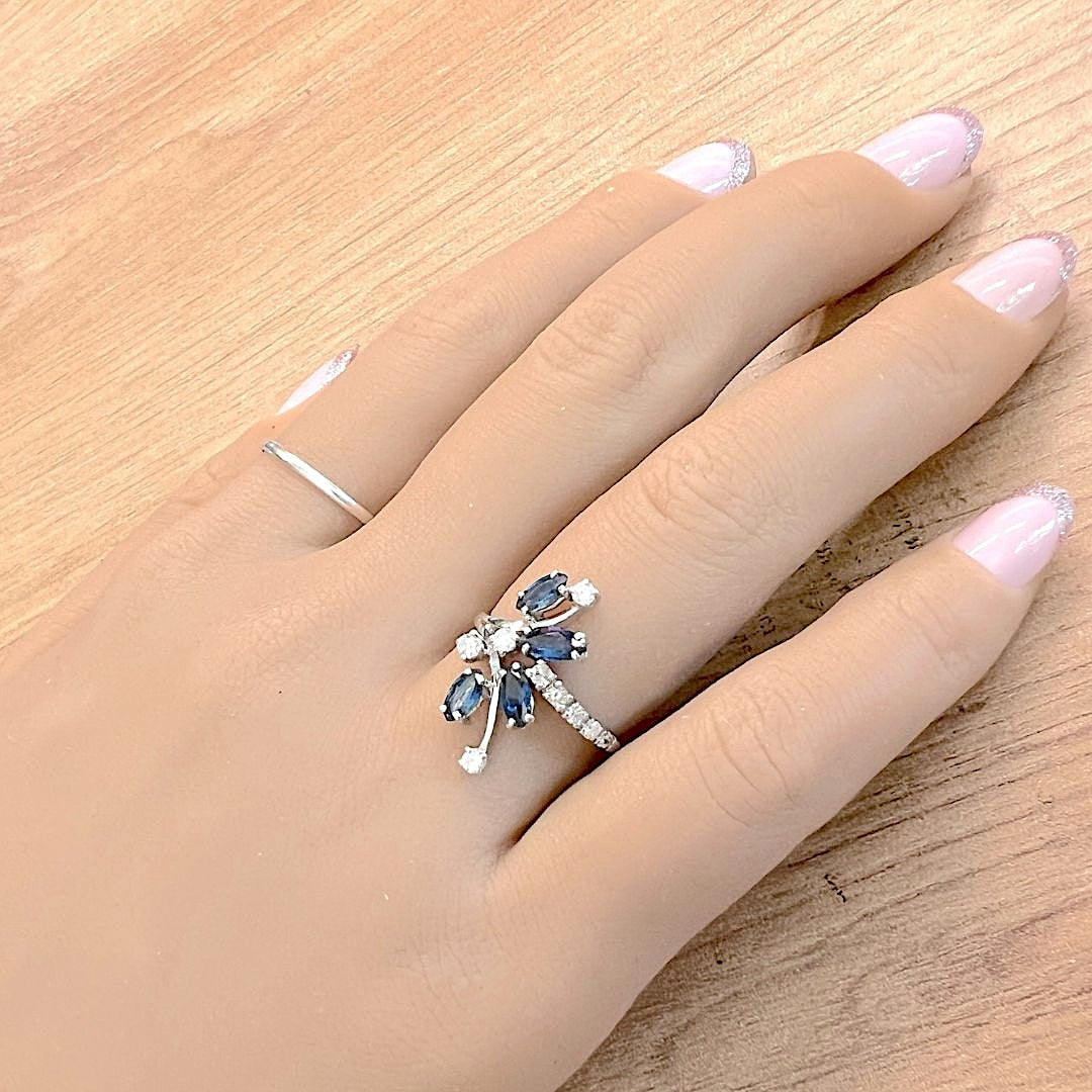 Bague fleur Saphirs et Diamants Or blanc 18 K (750°/°°) 18 carats