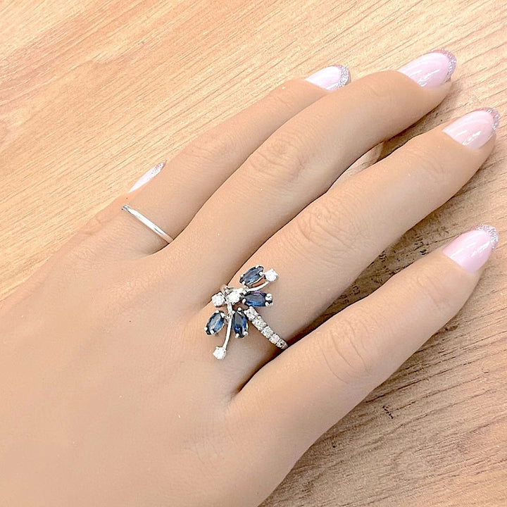Bague fleur Saphirs et Diamants Or blanc 18 K (750°/°°) 18 carats