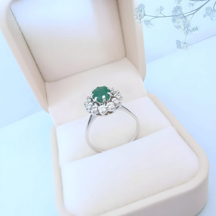 Bague marguerite vintage avec Emeraude et Diamants Or blanc 18 K (750°/°°) 18 carats