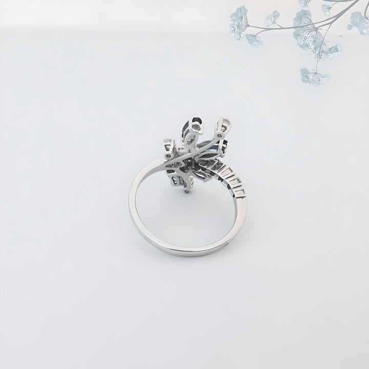 Bague fleur Saphirs et Diamants Or blanc 18 K (750°/°°) 18 carats