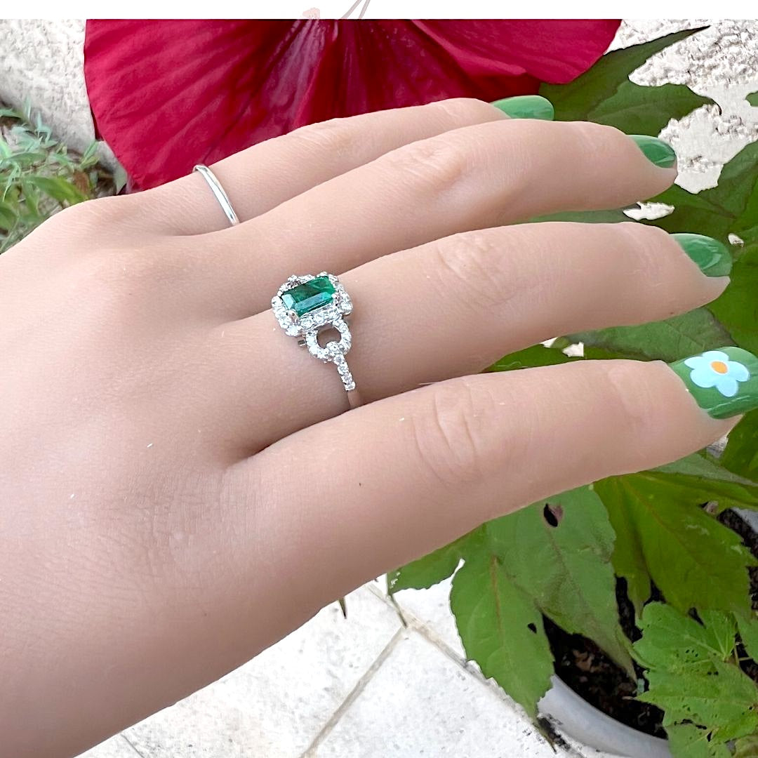 Bague de fiançailles émeraude et Diamants Or blanc 18 K (750°/°°) 18 carats