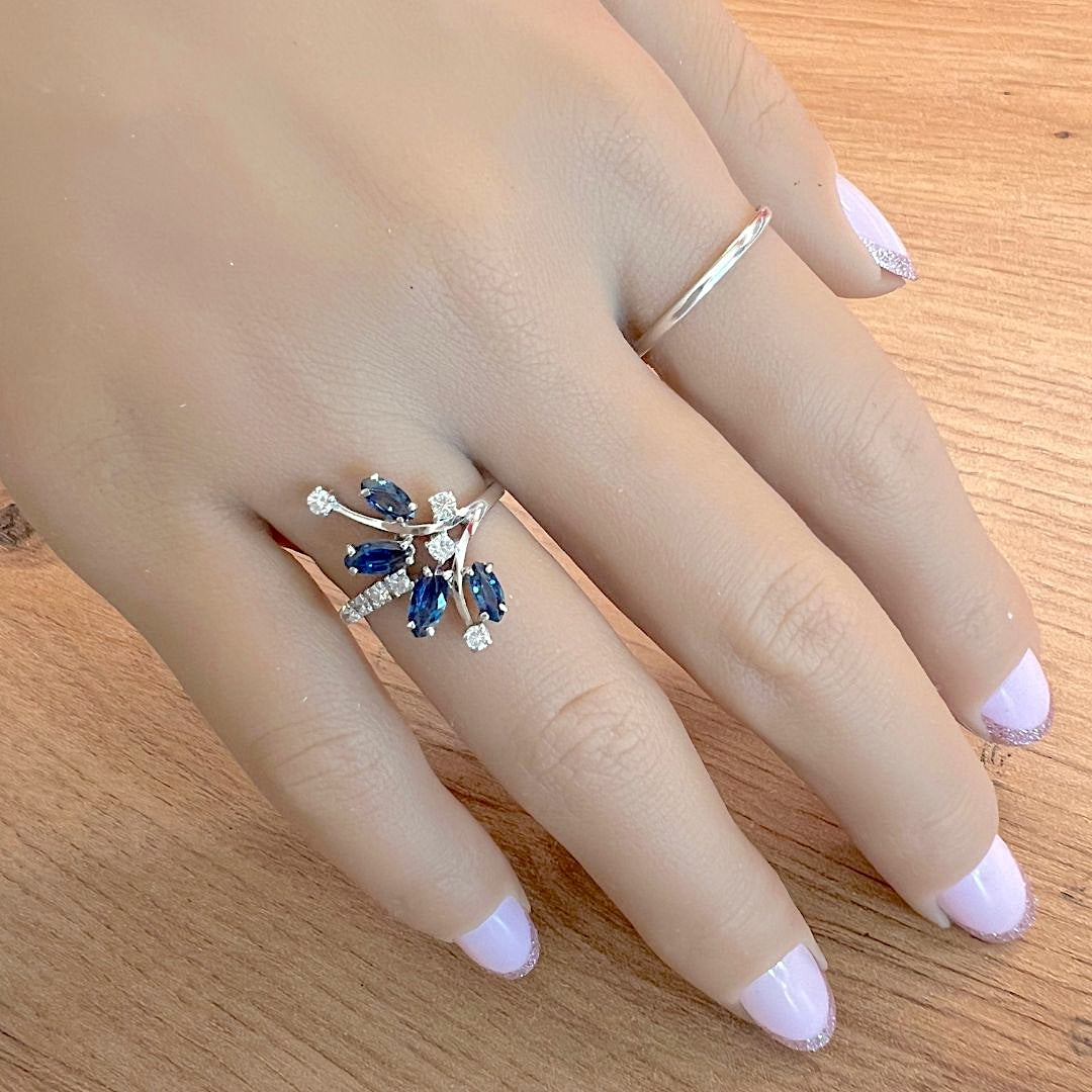 Bague fleur Saphirs et Diamants Or blanc 18 K (750°/°°) 18 carats
