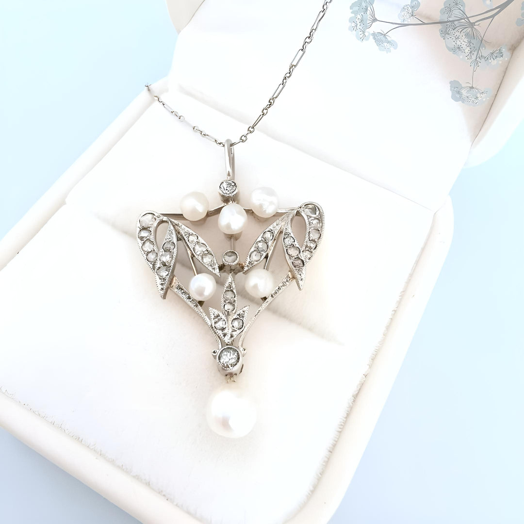 Collier Art Nouveau diamants taille rose et perles fines dans son écrin — or 18K