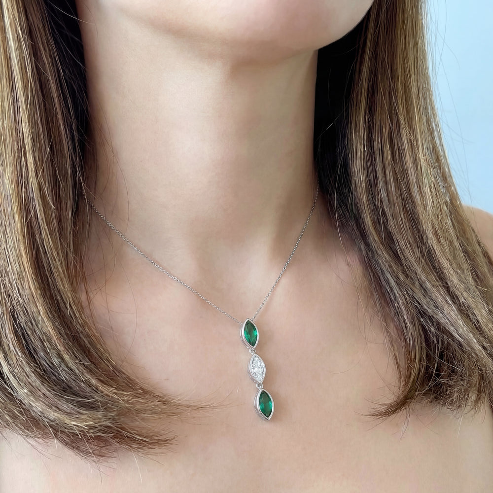 vue du collier portée tsavorite