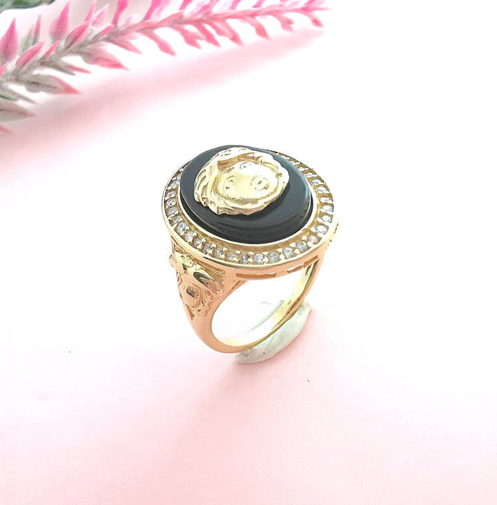 Bague tête de Gorgone sur Onyx Or Jaune 18 K (750°/°°) 18 carats