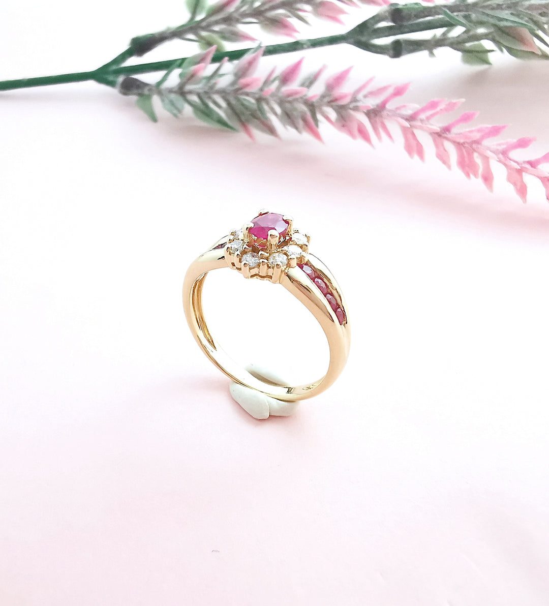 Bague Fleur Rubis Diamants Or Jaune 18 K (750°/°°) 18 carats