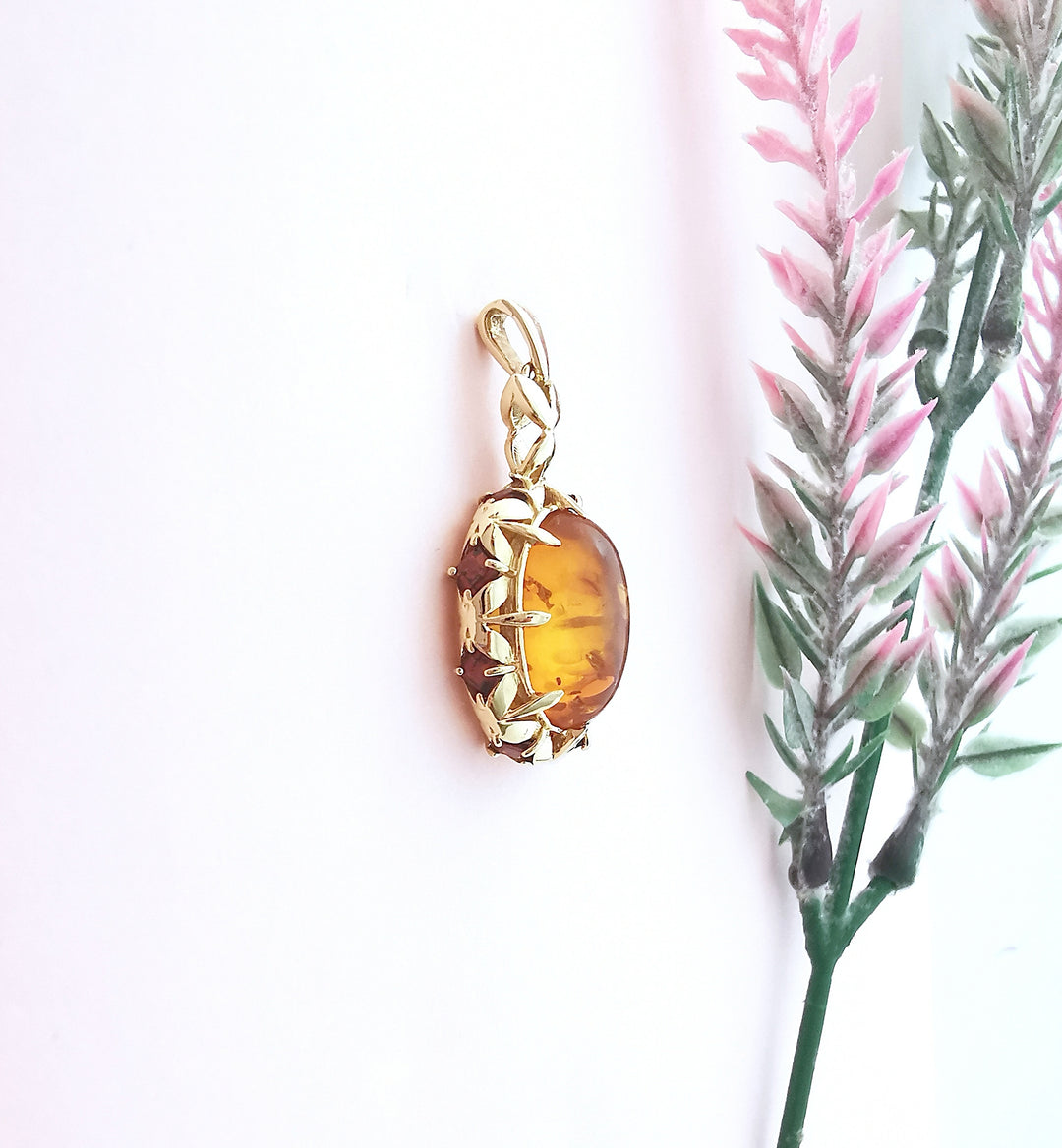 Pendentif Cabochon d'Ambre Monture Or Jaune 18 K / (750°/°°) 18 carats