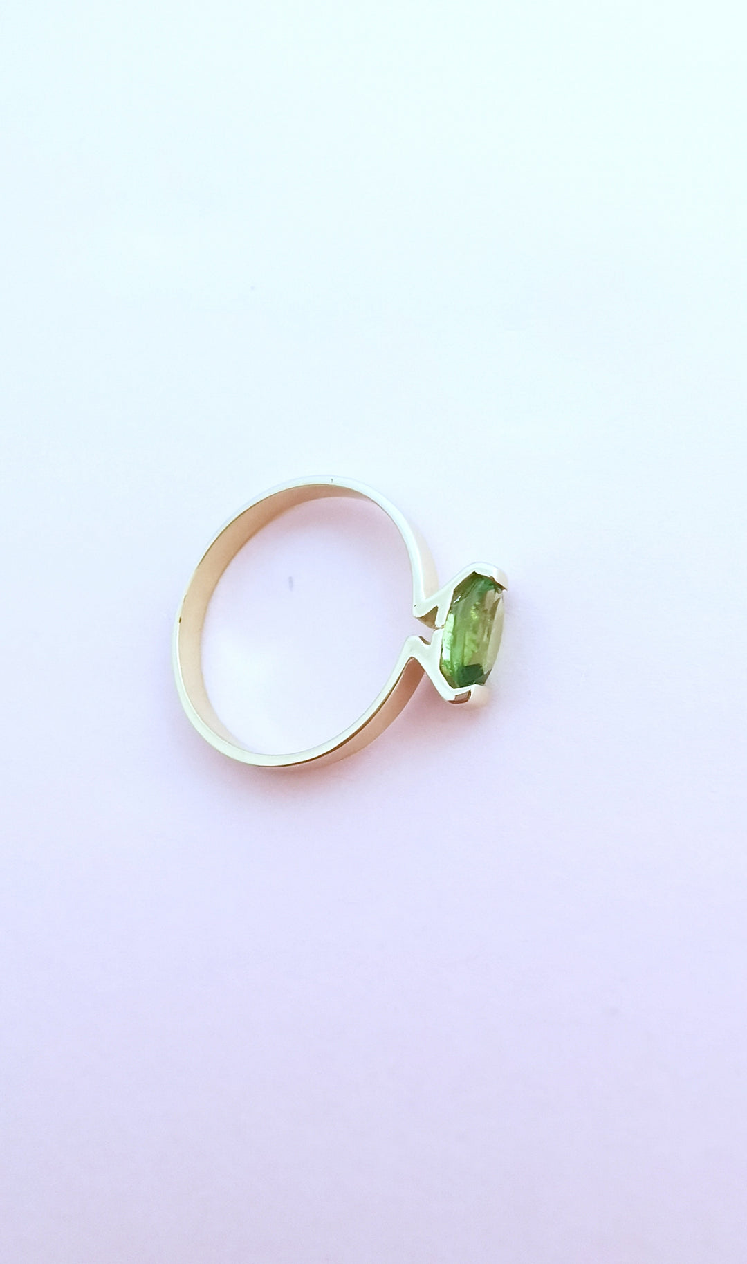 Bague Péridot en solitaire Or Jaune 18 K (750°/°°) 18 carats