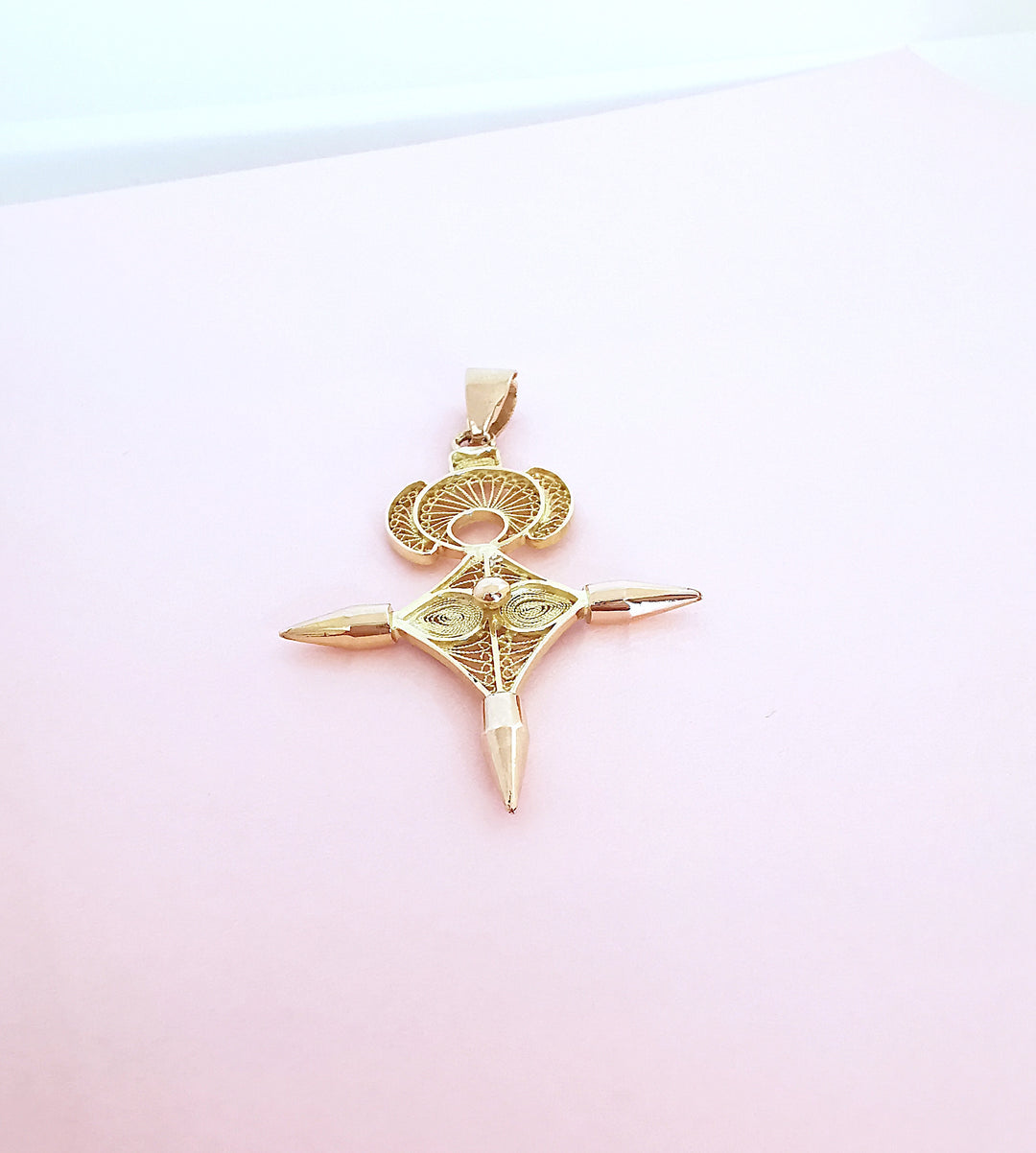 Pendentif Croix d'Agadez en filigrane Or Jaune 18 K (750°/°°) 18 carats