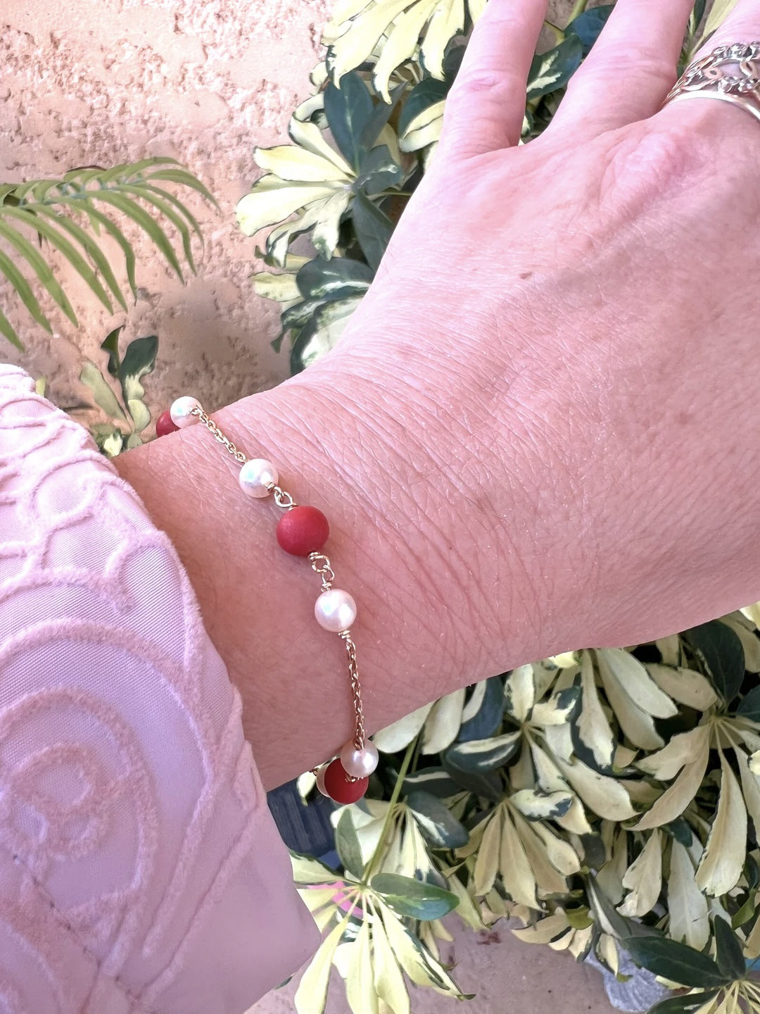 Bracelet perles de corail - perles de culture  Or 18 K (750°/°°) 18 carats