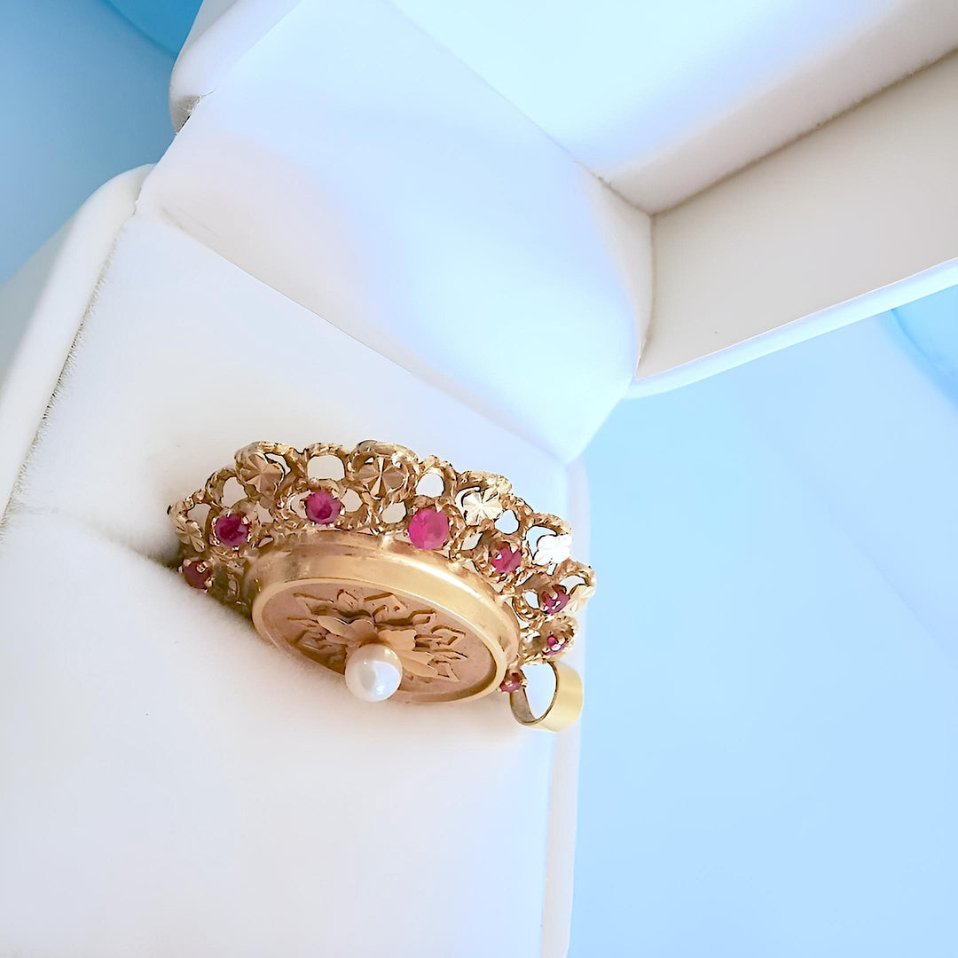 détails Médaillon vintage or rose 18K – Perle de culture et rubis synthétiques