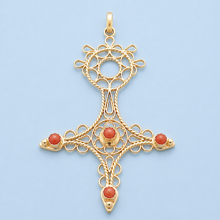 Pendentif Croix du Sud en Or Jaune 18 carats vue des détails en macro