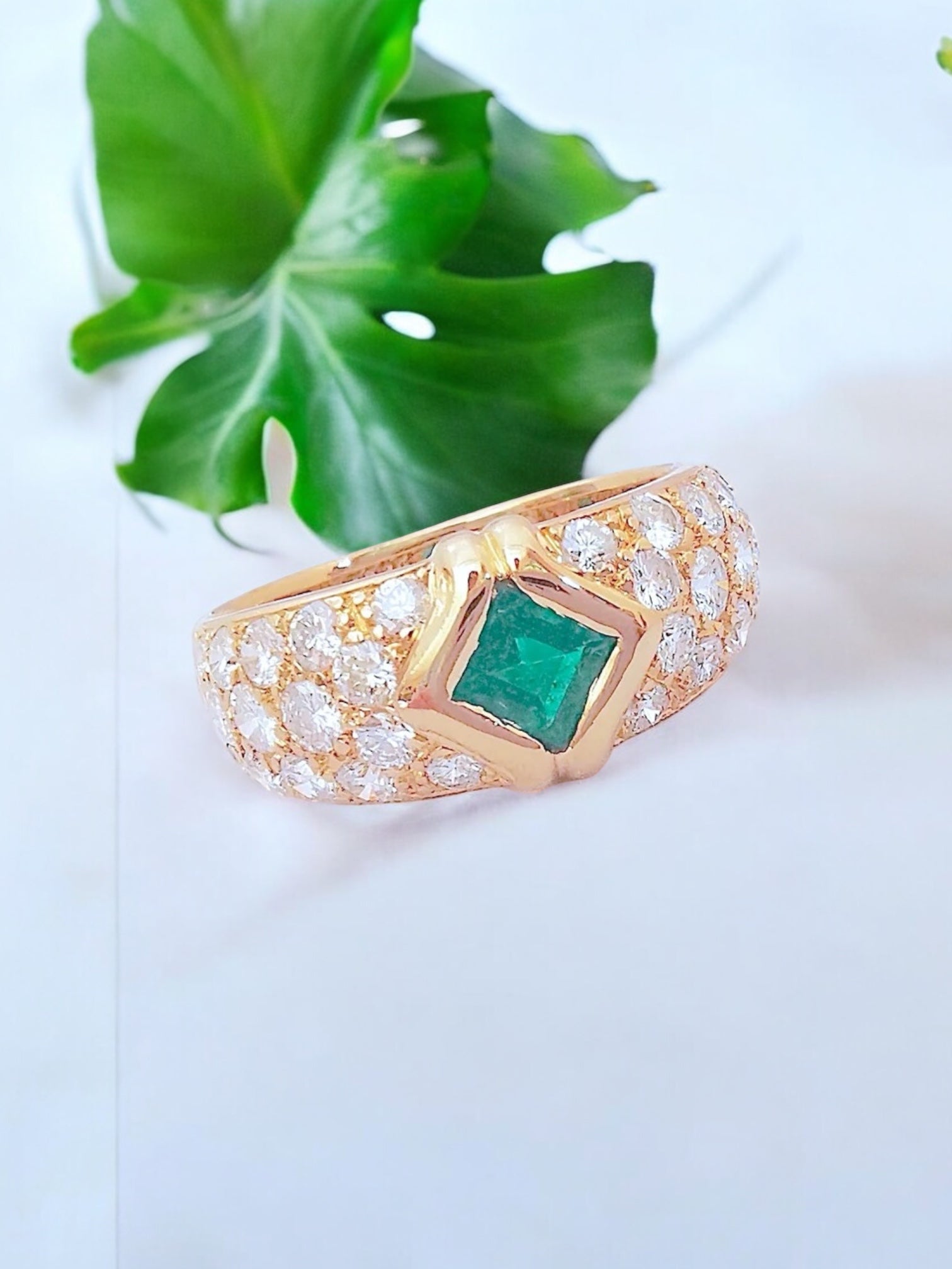 Bague Emeraude Diamants 1 30 ct Or Jaune 18 K 750 18 carats VALORDIAMS
