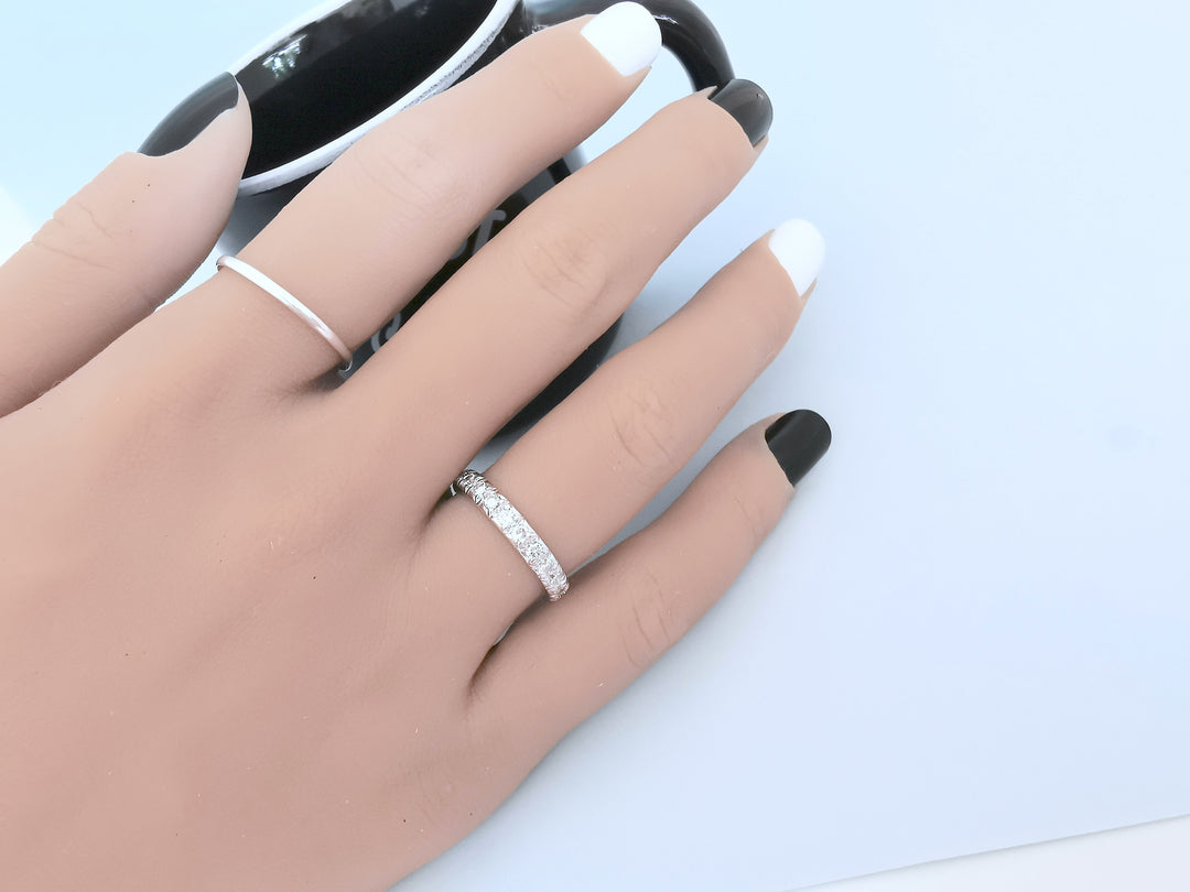 détails alliance de seconde main vintage platine