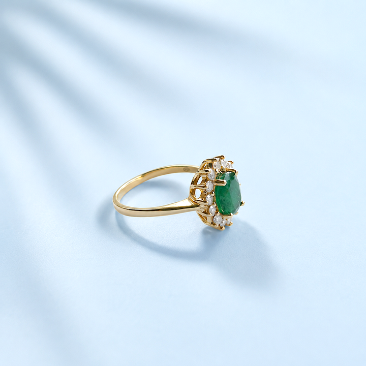 Bague émeraude à entourage de diamants en or 18K, monture marguerite pour femme