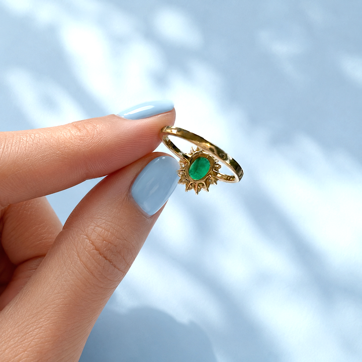 Bague émeraude naturelle aux jardins visibles, entourage diamants, or 18K d'occasion