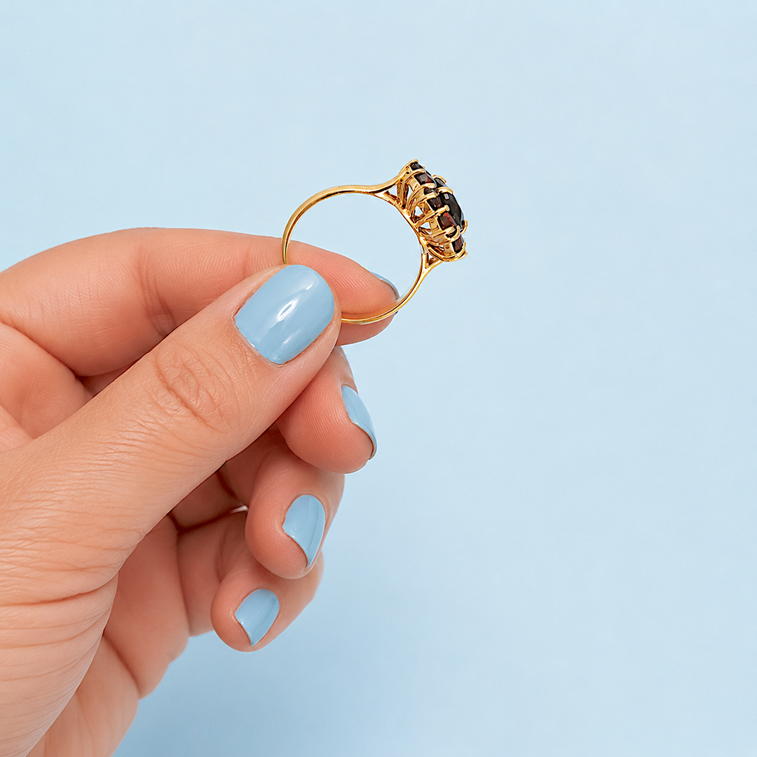 Bague en grenat naturel marguerite, or jaune 18K, bijou d'occasion