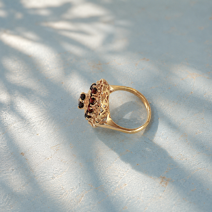 Bague grenat rouge vintage 18 carats, pierre fine au rouge profond légèrement acajou