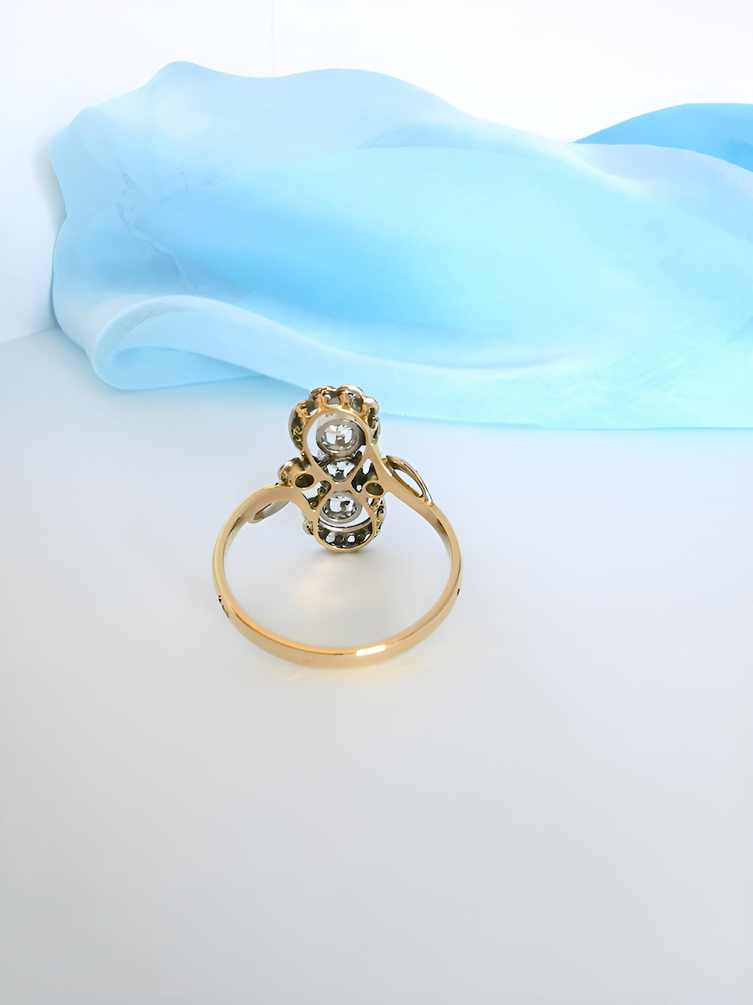 photo de l'intérieur bague ancienne du XX siècle