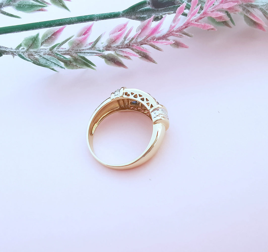 photo de la monture bague contemporaine or 18 K saphir