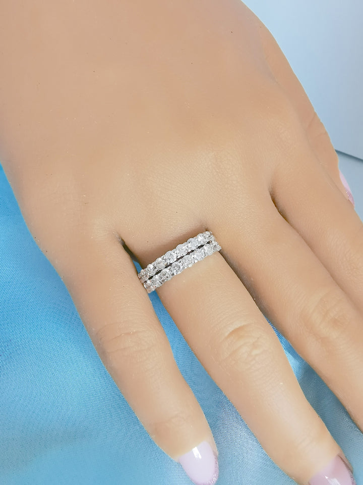 photo portée bague diamants bijou femme or 18K