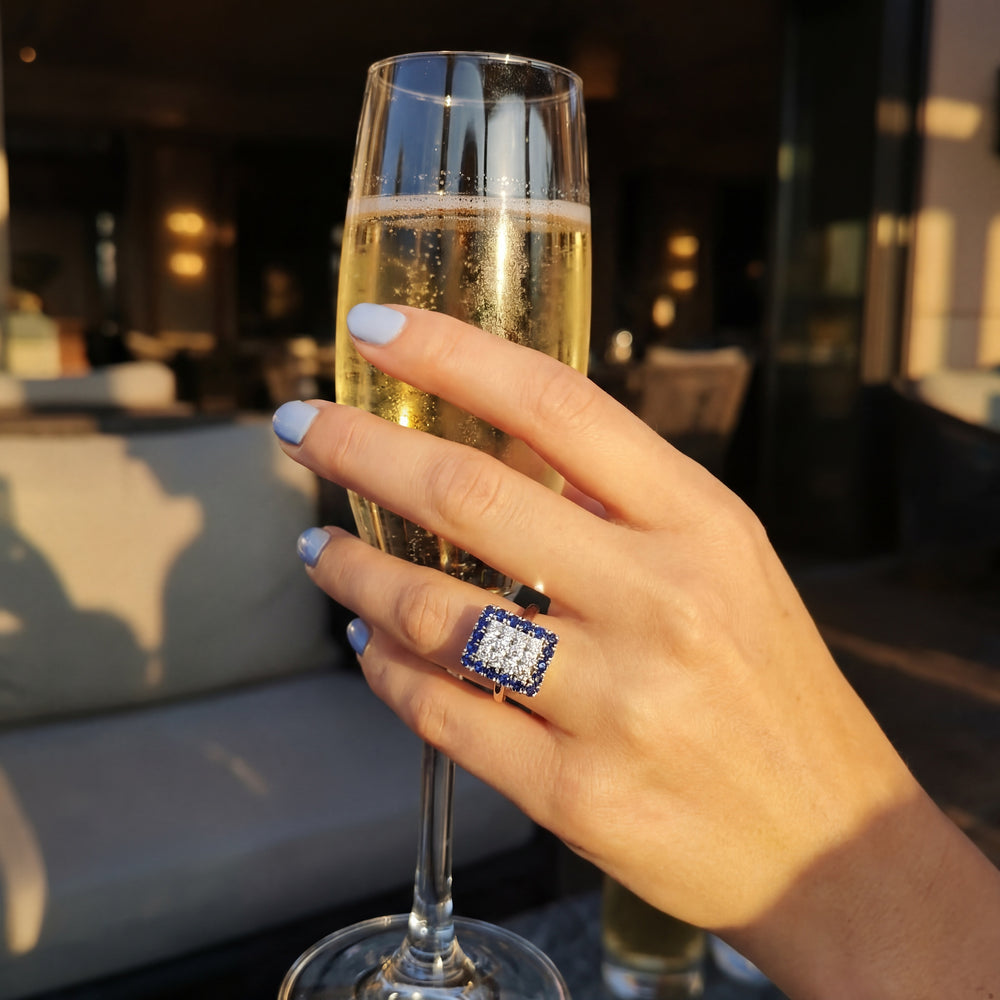 photo bague portée bague diamants saphirs diamants vintage or 18K