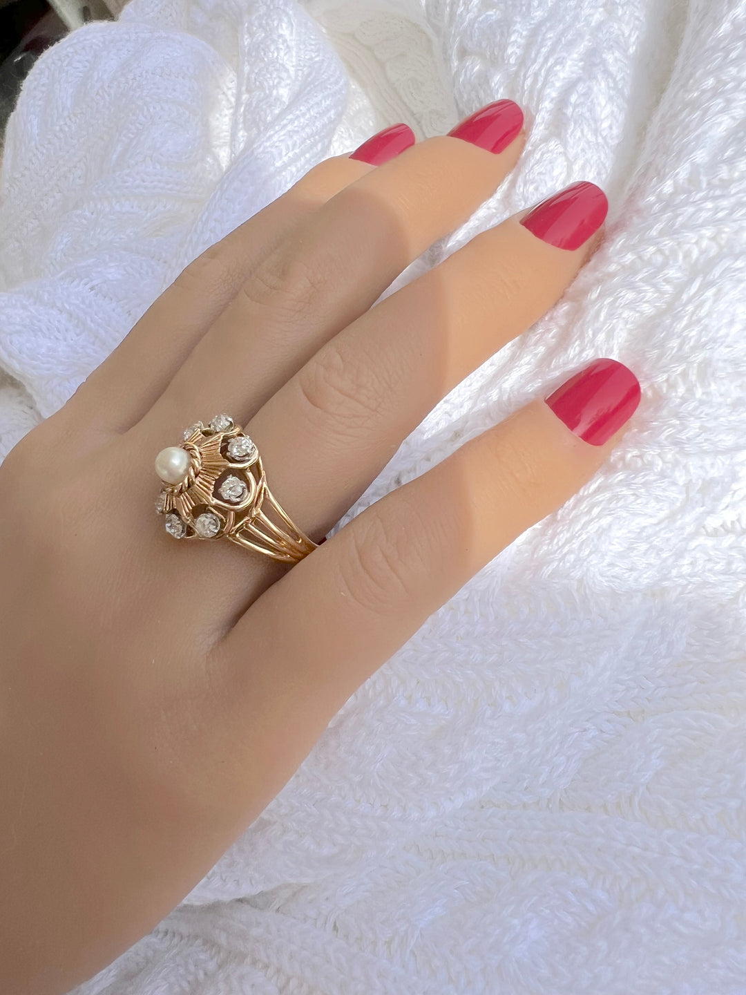 Bague ancienne des années 40-50 perle de culture et diamants or rose 18K et platine