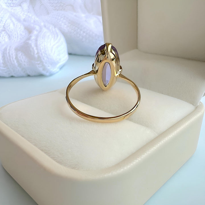 photo bague femme marquise améthyste or jaune