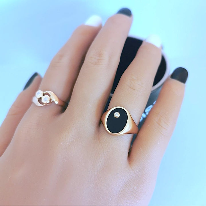 Bague Chevalière Mixte Onyx Noir et Diamant en or jaune 18 K (750°/°°) 18 carats