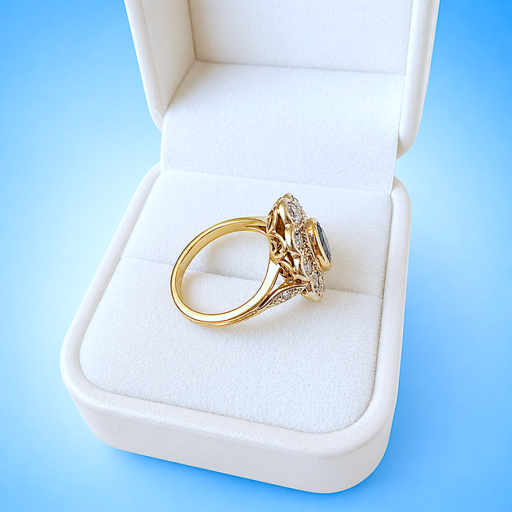 vue du chaton bague joaillerie d'exception diamants saphir or jaune 18K