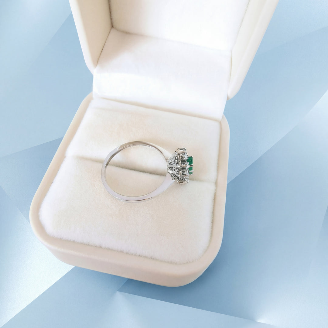 vue détaillée du panier bague marquise or blanc 18K vintage 1970