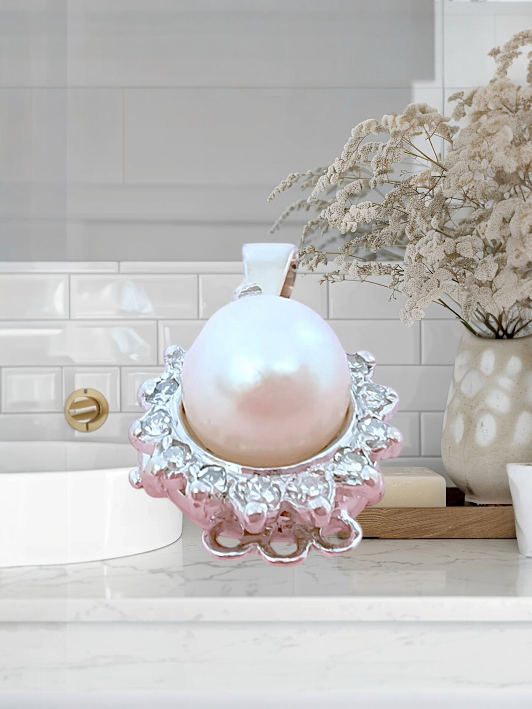 photo macro de bijou or blanc 18K perles de culture