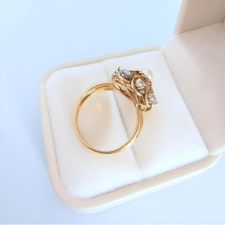 Bague ancienne des années 40-50 perle de culture et diamants or rose 18K et platine