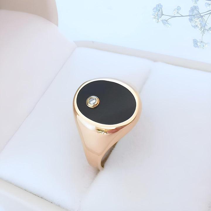 Bague Chevalière Mixte Onyx Noir et Diamant en or jaune 18 K (750°/°°) 18 carats