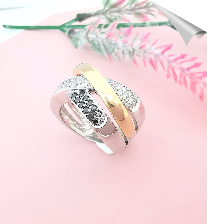 photo profil droit bijoux de seconde mains diamants blancs et diamants noirs or 18 carats