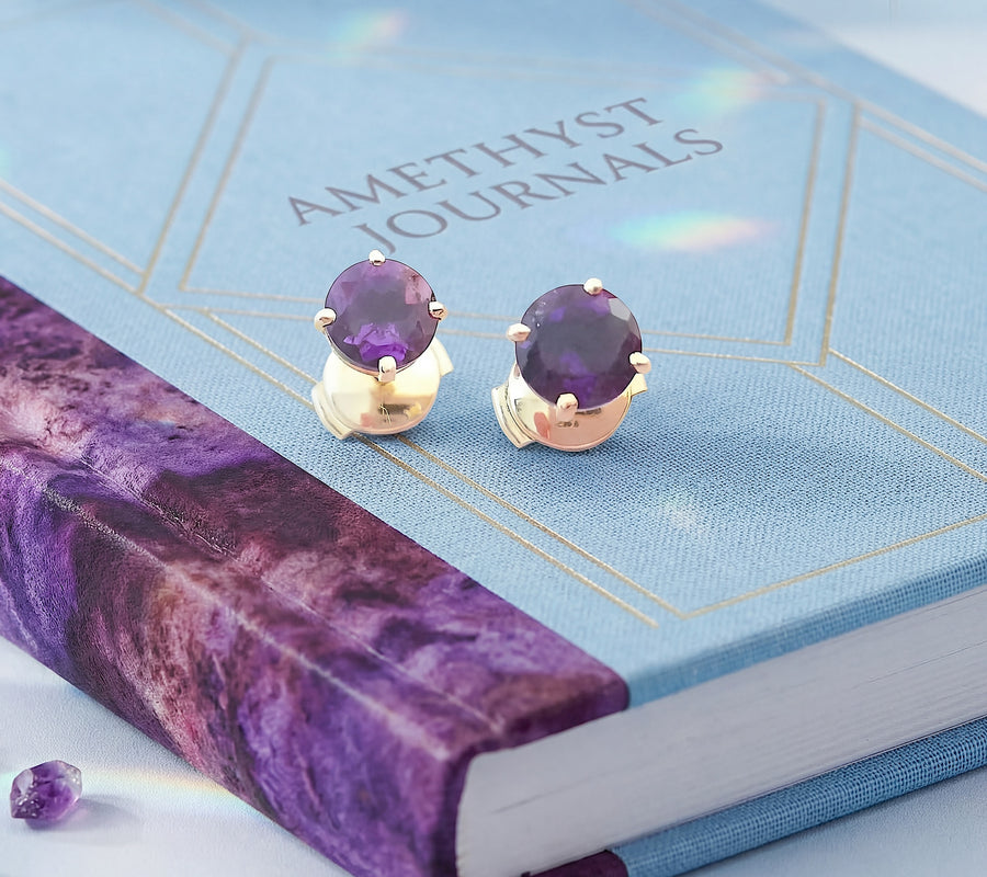 vue de présentation boucles d'oreilles amethyste or jaune 18k
