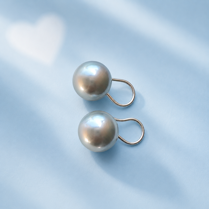 vue rapprochée boucles d'oreilles or blanc 18 carats valordiams