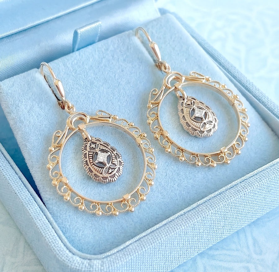 vue en écrin boucles d'oreilles orientales femme or 18K