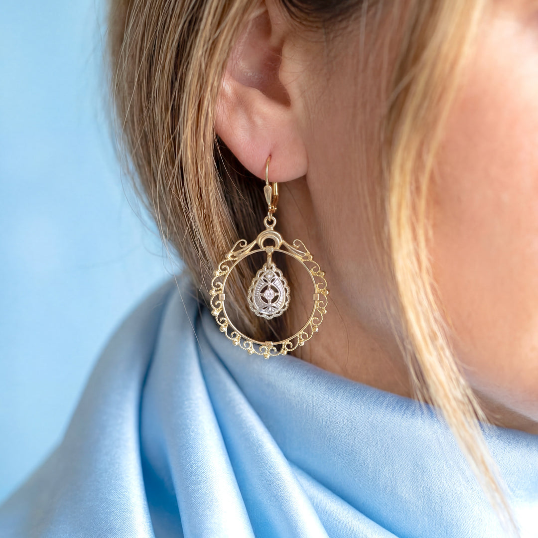 vue sur oreilles boucles d'oreilles orientales pendantes or 18 K