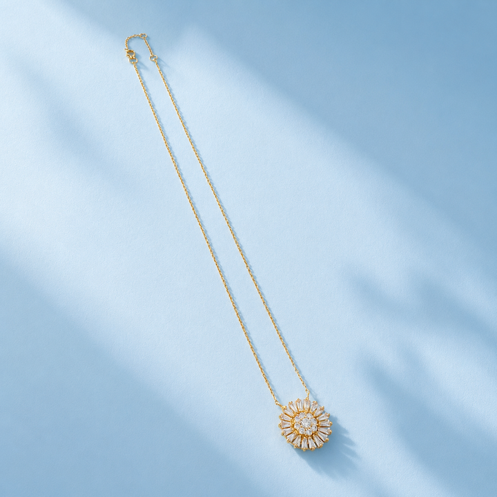 Chaîne maille forçat en or jaune 18K du collier fleur diamants