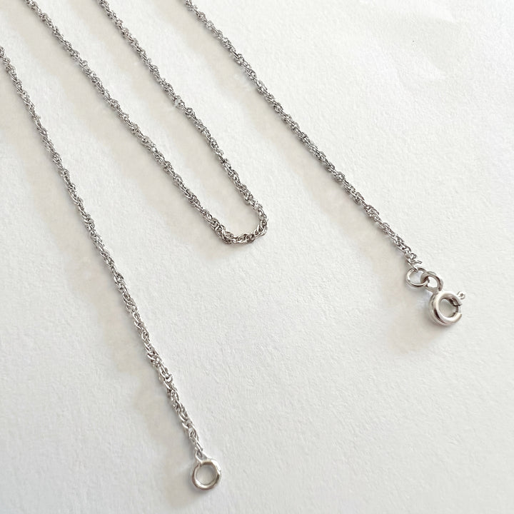 vue de la chaine maille torsadée or blanc 18K